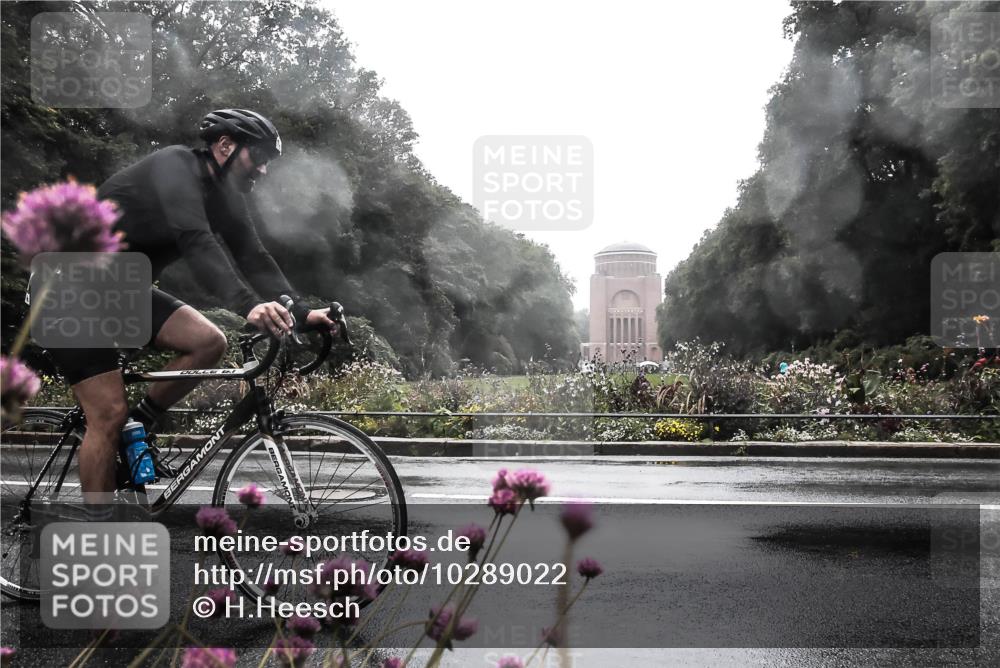 13.09.2026 - Stadtparktriathlon H.Heesch http://msf.ph/oto/10289022 13.09.2026 12:50:46 Radfahren 1243 meine-sportfotos.de