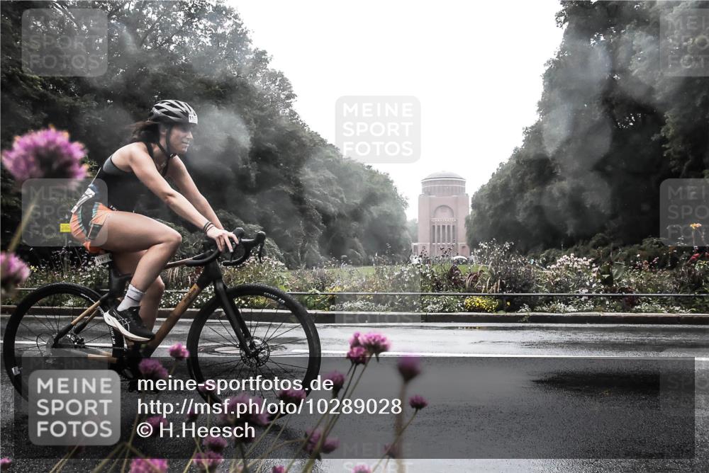 13.09.2026 - Stadtparktriathlon H.Heesch http://msf.ph/oto/10289028 13.09.2026 12:50:52 Radfahren 1107 meine-sportfotos.de