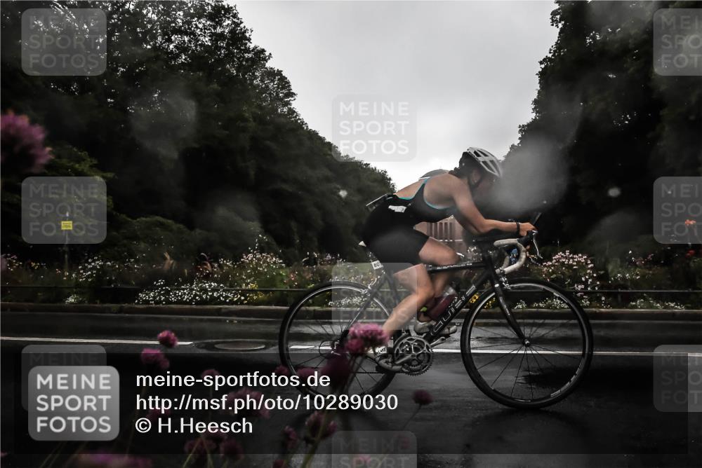 13.09.2026 - Stadtparktriathlon H.Heesch http://msf.ph/oto/10289030 13.09.2026 11:40:18 Radfahren 801, 807, 818, 863 meine-sportfotos.de