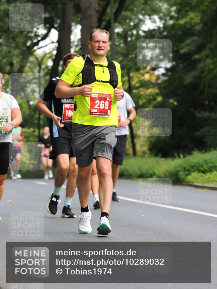 13.09.2026 - 21. swb-Marathon Bremen TobiasT http://msf.ph/oto/10289032 13.09.2026 12:27:01 Laufen 10, 10, 269, 1219, 21, 26 meine-sportfotos.de