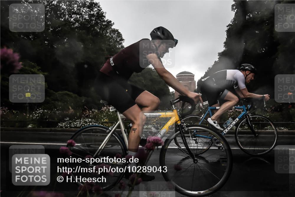 13.09.2026 - Stadtparktriathlon H.Heesch http://msf.ph/oto/10289043 13.09.2026 11:40:23 Radfahren 772, 804, 818, 834, 856, 925 meine-sportfotos.de