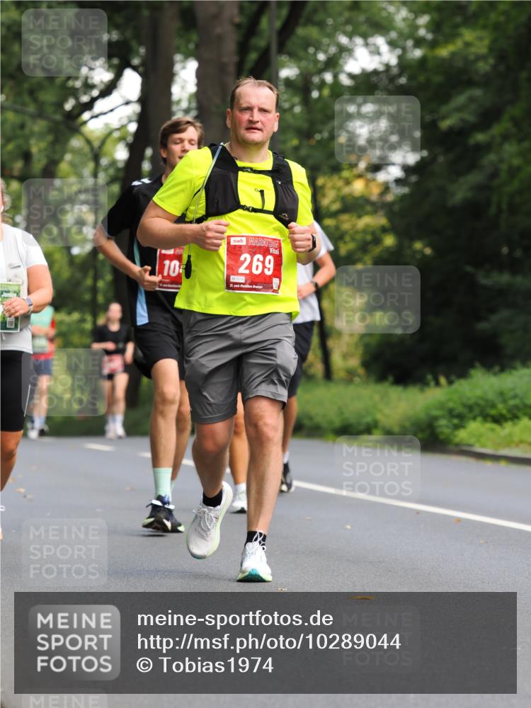 13.09.2026 - 21. swb-Marathon Bremen TobiasT http://msf.ph/oto/10289044 13.09.2026 12:27:01 Laufen 10, 269, 1219, 21, 26 meine-sportfotos.de