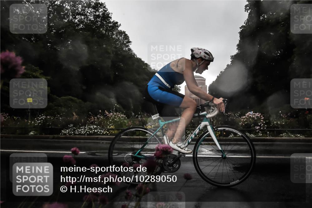 13.09.2026 - Stadtparktriathlon H.Heesch http://msf.ph/oto/10289050 13.09.2026 11:40:26 Radfahren 772, 804, 834, 856, 925 meine-sportfotos.de