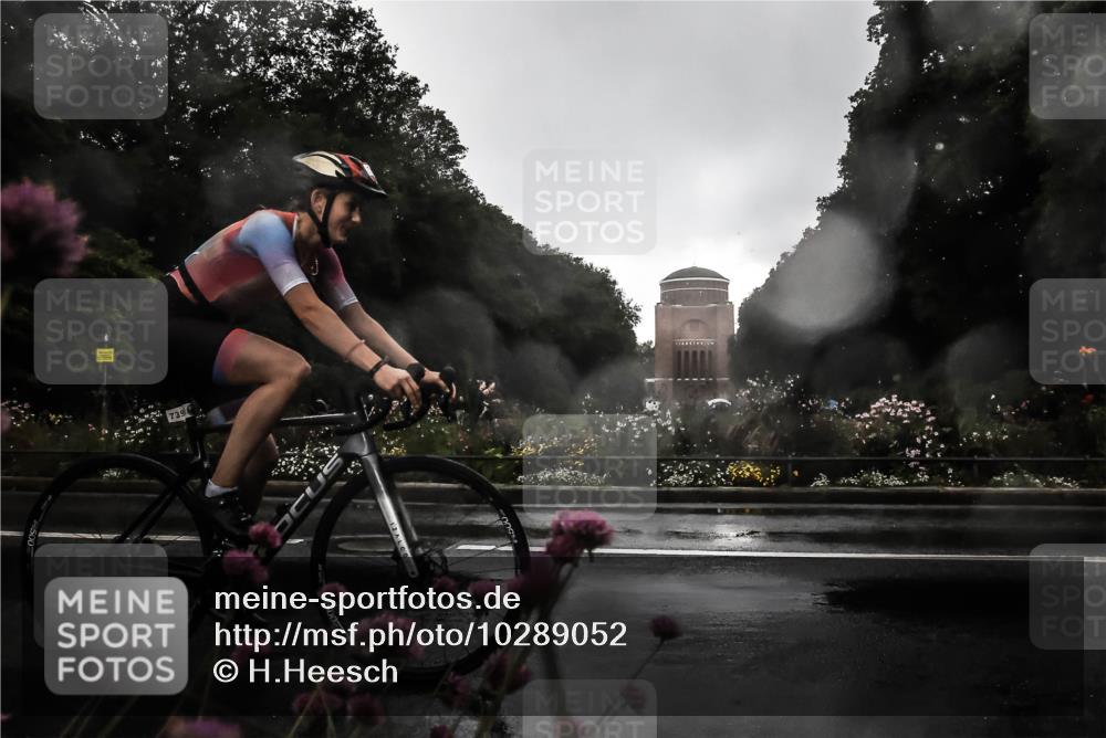13.09.2026 - Stadtparktriathlon H.Heesch http://msf.ph/oto/10289052 13.09.2026 11:40:33 Radfahren 732, 739, 743, 840, 899 meine-sportfotos.de