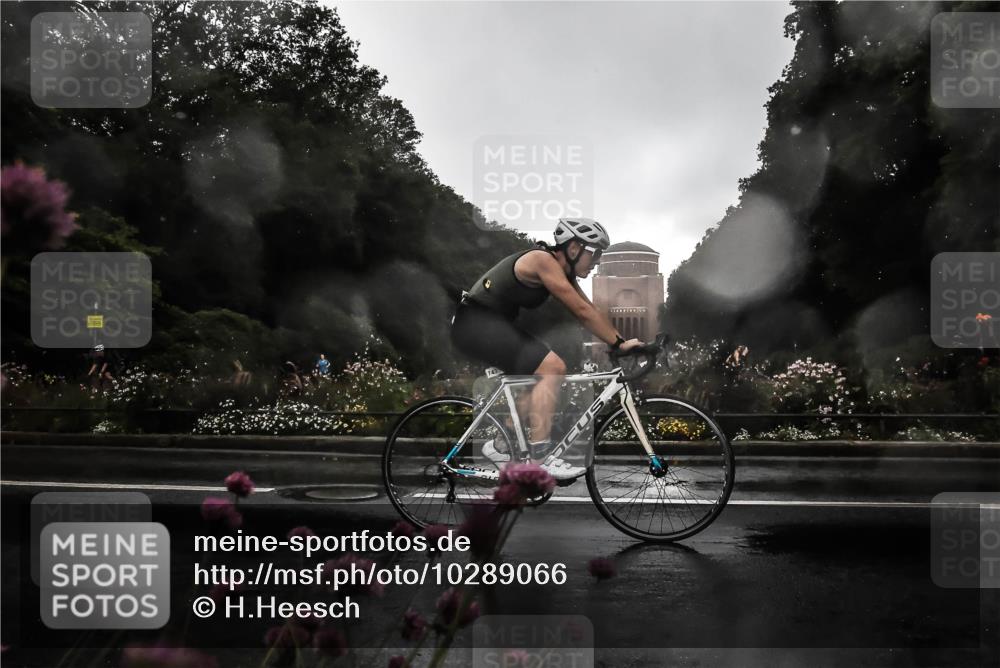 13.09.2026 - Stadtparktriathlon H.Heesch http://msf.ph/oto/10289066 13.09.2026 11:40:37 Radfahren 732, 743, 840, 899 meine-sportfotos.de