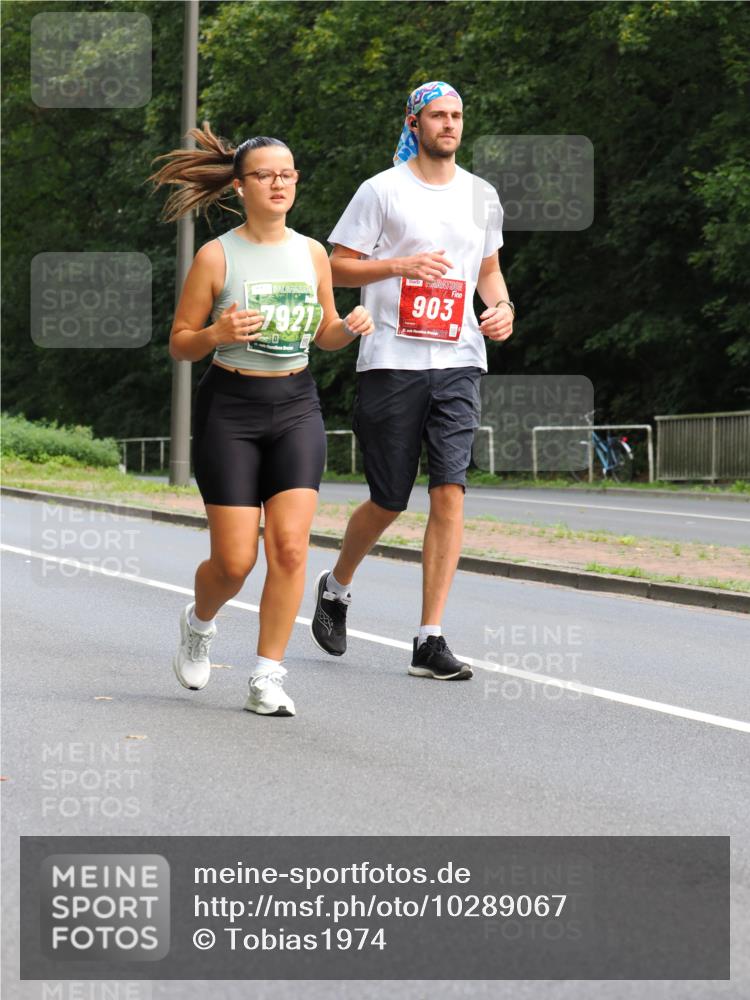 13.09.2026 - 21. swb-Marathon Bremen TobiasT http://msf.ph/oto/10289067 13.09.2026 12:27:09 Laufen 7921, 903 meine-sportfotos.de