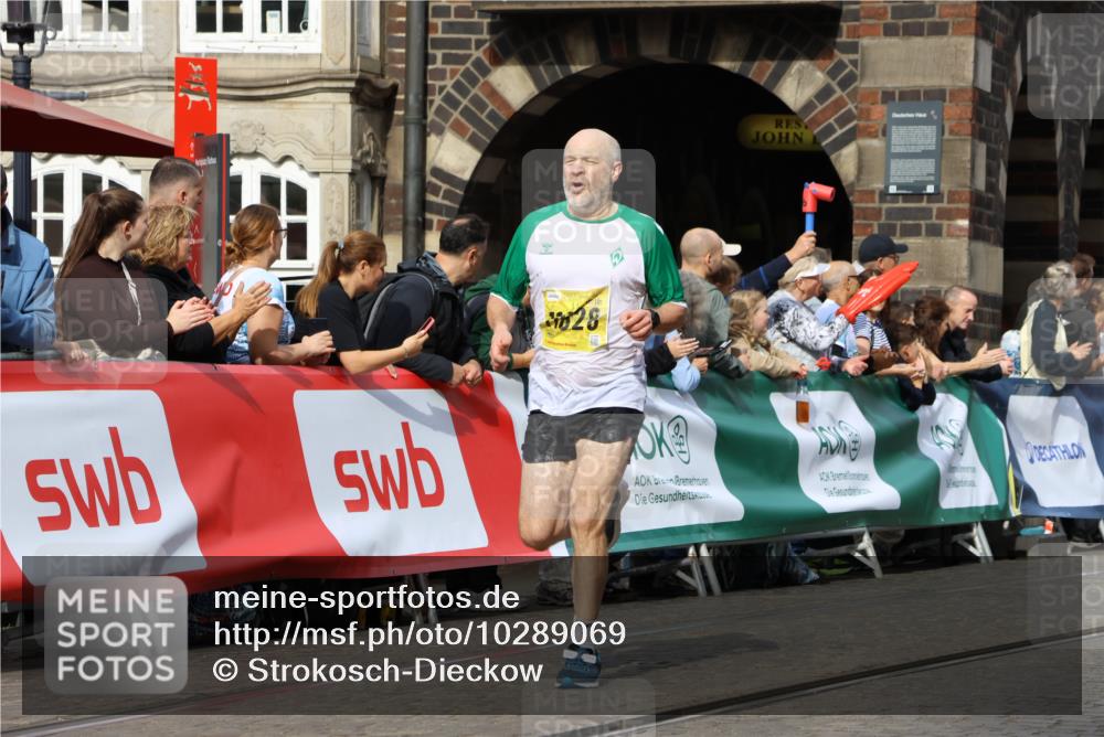 13.09.2026 - 21. swb-Marathon Bremen Strokosch-Dieckow http://msf.ph/oto/10289069 13.09.2026 10:41:42 Ziel 11077, 11944, 12442, 13520, 10972, 12468 meine-sportfotos.de