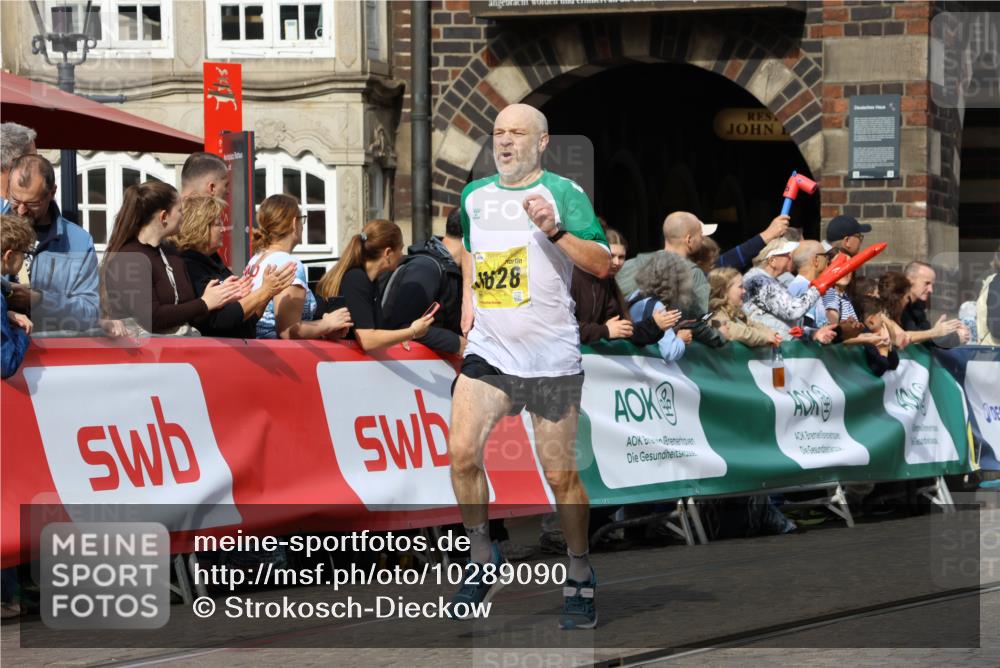 13.09.2026 - 21. swb-Marathon Bremen Strokosch-Dieckow http://msf.ph/oto/10289090 13.09.2026 10:41:42 Ziel 11077, 11944, 12442, 13520, 10972, 12468 meine-sportfotos.de