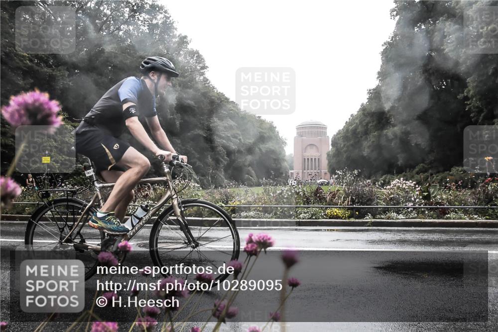 13.09.2026 - Stadtparktriathlon H.Heesch http://msf.ph/oto/10289095 13.09.2026 12:51:26 Radfahren 1178, 1303 meine-sportfotos.de