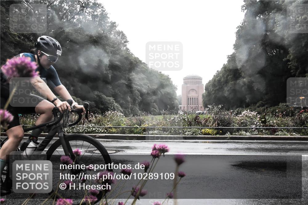 13.09.2026 - Stadtparktriathlon H.Heesch http://msf.ph/oto/10289109 13.09.2026 12:51:32 Radfahren 1073, 1077, 1117, 1239, 1278 meine-sportfotos.de