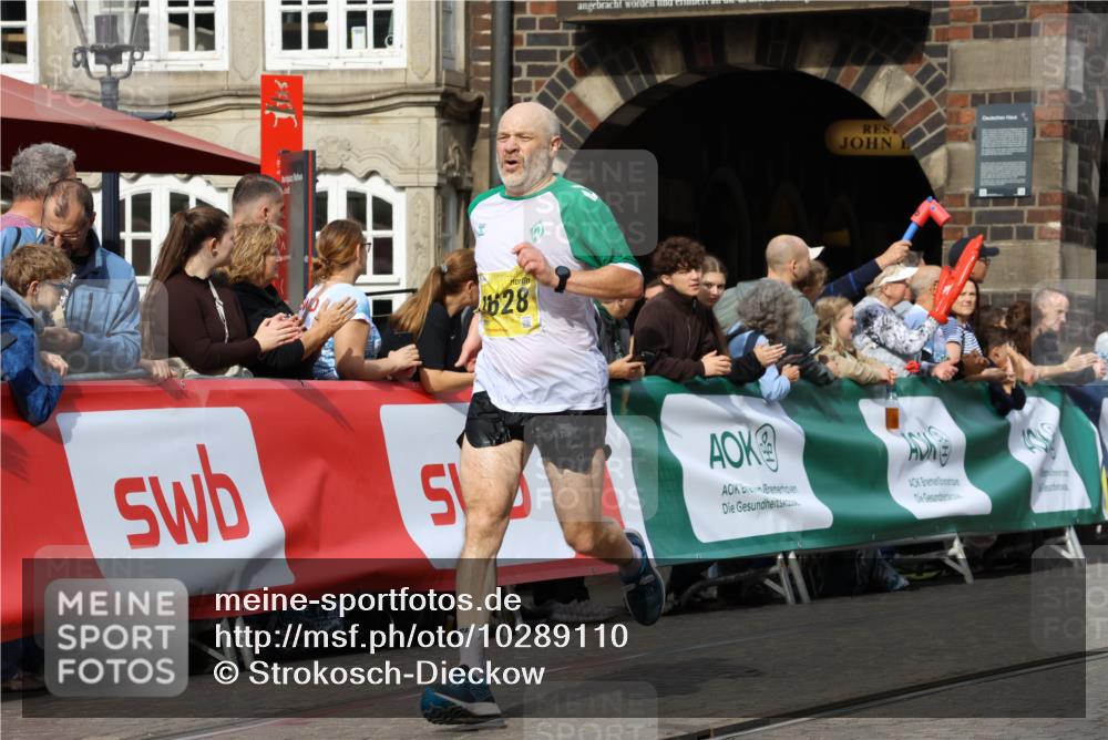 13.09.2026 - 21. swb-Marathon Bremen Strokosch-Dieckow http://msf.ph/oto/10289110 13.09.2026 10:41:42 Ziel 11077, 11944, 12442, 13520, 10972, 12468 meine-sportfotos.de