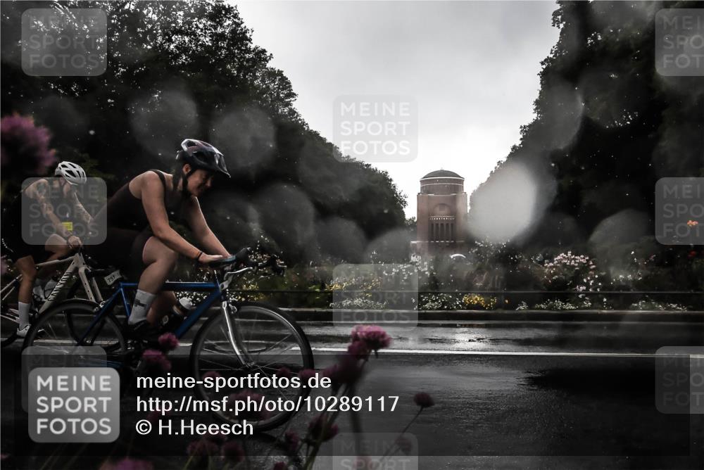 13.09.2026 - Stadtparktriathlon H.Heesch http://msf.ph/oto/10289117 13.09.2026 11:41:11 Radfahren 712, 751, 805 meine-sportfotos.de