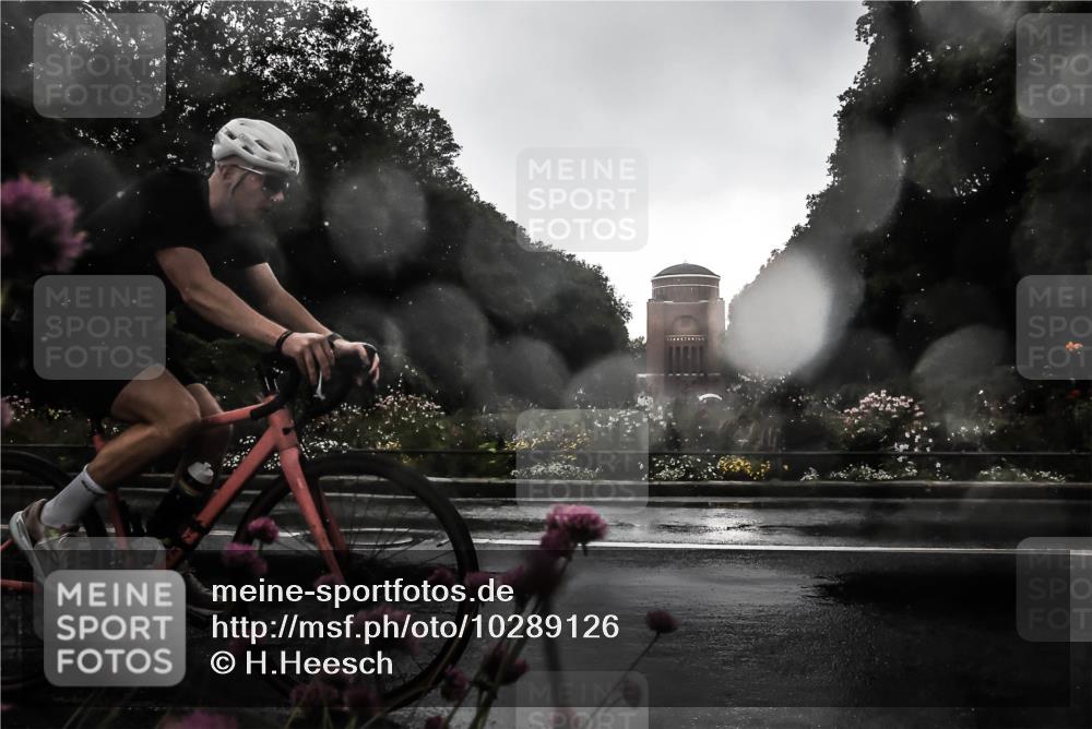13.09.2026 - Stadtparktriathlon H.Heesch http://msf.ph/oto/10289126 13.09.2026 11:41:16 Radfahren 735, 922 meine-sportfotos.de