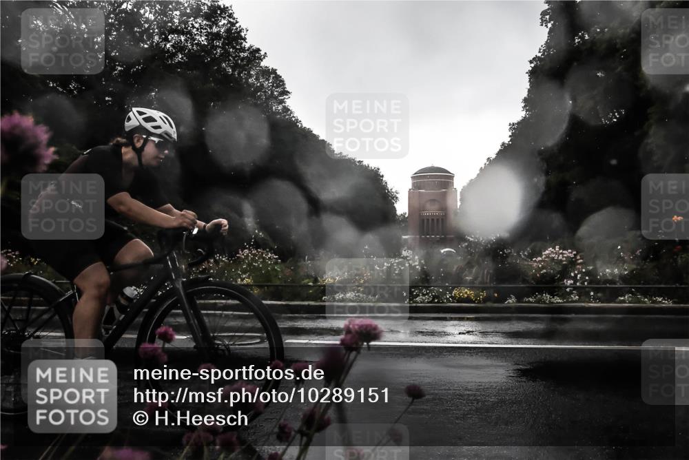13.09.2026 - Stadtparktriathlon H.Heesch http://msf.ph/oto/10289151 13.09.2026 11:41:32 Radfahren 715, 810, 897, 1800 meine-sportfotos.de