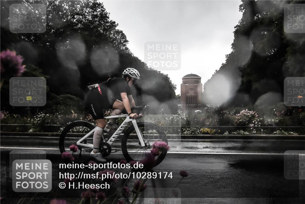 13.09.2026 - Stadtparktriathlon H.Heesch http://msf.ph/oto/10289174 13.09.2026 11:41:52 Radfahren 710, 730 meine-sportfotos.de