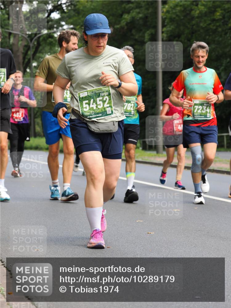 13.09.2026 - 21. swb-Marathon Bremen TobiasT http://msf.ph/oto/10289179 13.09.2026 12:27:23 Laufen 483, 5452, 20, 7022, 41, 7234 meine-sportfotos.de