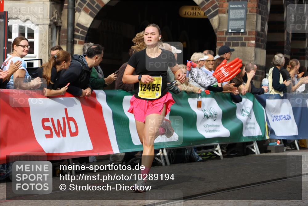 13.09.2026 - 21. swb-Marathon Bremen Strokosch-Dieckow http://msf.ph/oto/10289194 13.09.2026 10:41:47 Ziel 11628, 11944, 12442, 13520, 13600, 12468, 13621 meine-sportfotos.de