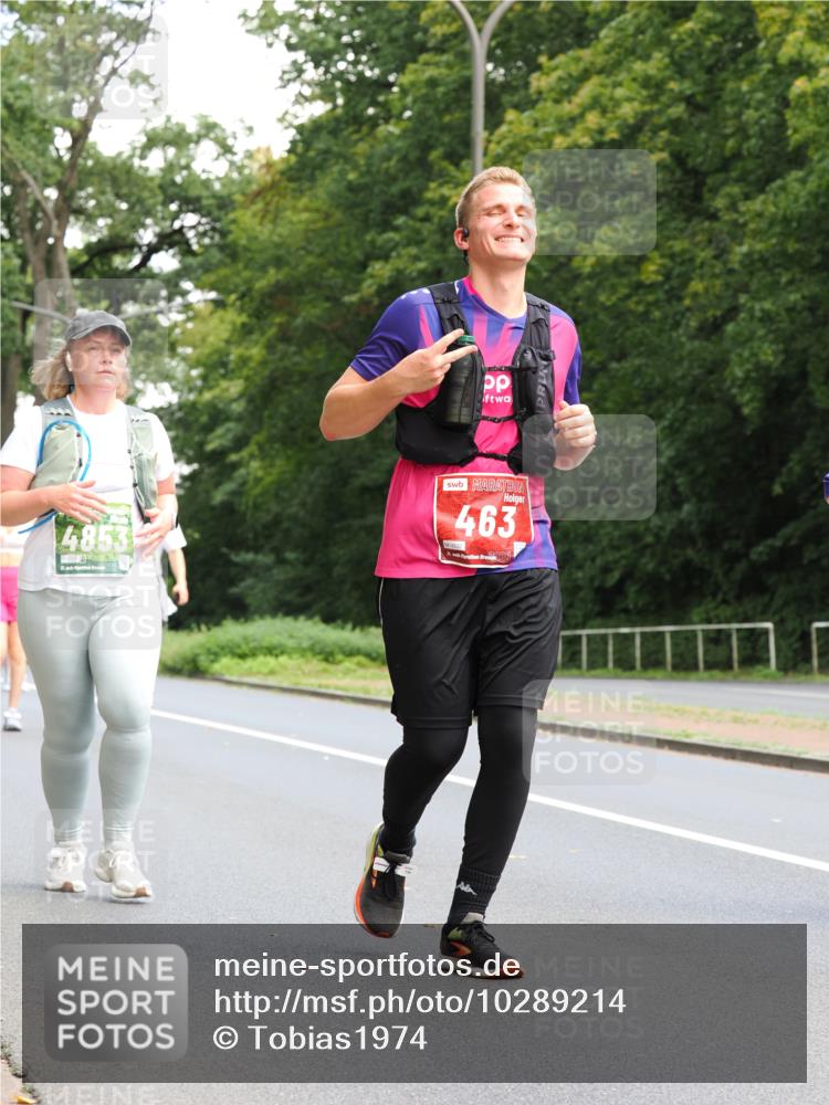 13.09.2026 - 21. swb-Marathon Bremen TobiasT http://msf.ph/oto/10289214 13.09.2026 12:27:28 Laufen 4853, 463, 0537, 21 meine-sportfotos.de