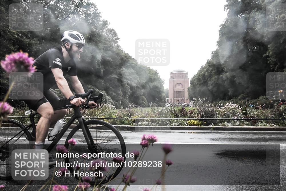 13.09.2026 - Stadtparktriathlon H.Heesch http://msf.ph/oto/10289238 13.09.2026 12:52:36 Radfahren 1075, 1100, 1209, 1230 meine-sportfotos.de