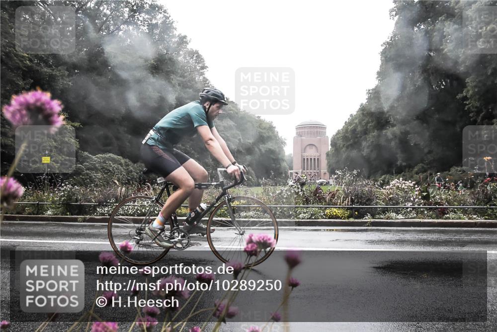 13.09.2026 - Stadtparktriathlon H.Heesch http://msf.ph/oto/10289250 13.09.2026 12:52:40 Radfahren 1075, 1195, 1203, 1209, 1230, 1267 meine-sportfotos.de
