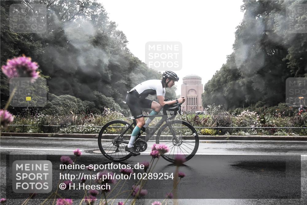 13.09.2026 - Stadtparktriathlon H.Heesch http://msf.ph/oto/10289254 13.09.2026 12:52:43 Radfahren 1195, 1203, 1209, 1267 meine-sportfotos.de