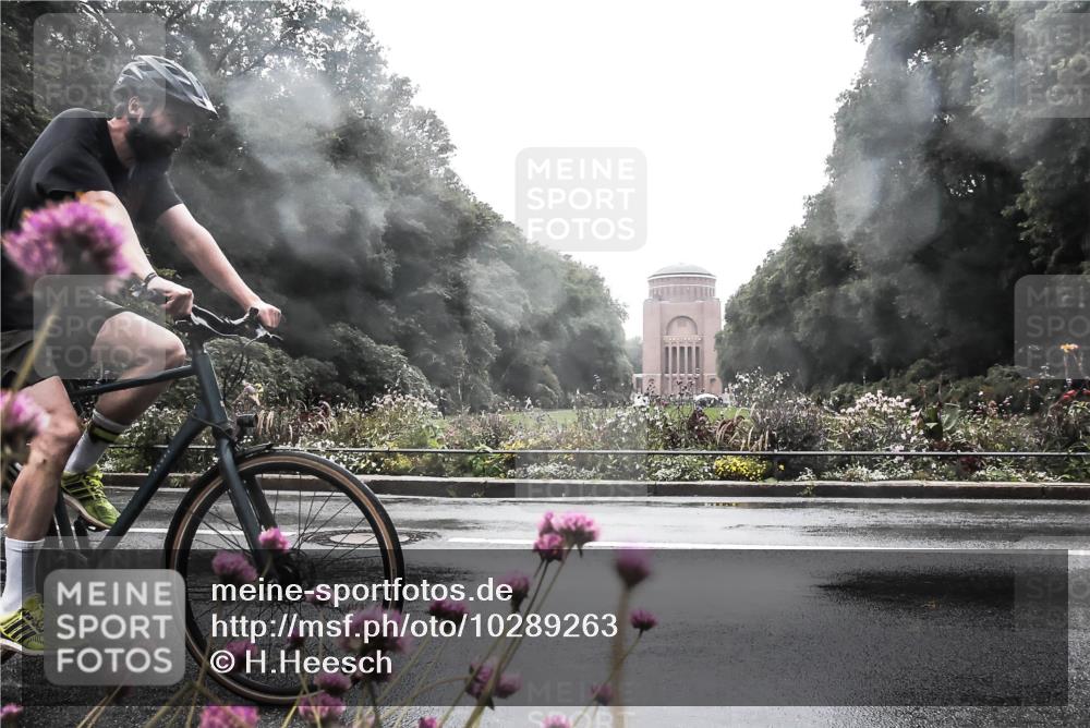 13.09.2026 - Stadtparktriathlon H.Heesch http://msf.ph/oto/10289263 13.09.2026 12:52:44 Radfahren 1195, 1203, 1267 meine-sportfotos.de
