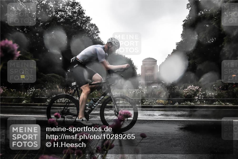 13.09.2026 - Stadtparktriathlon H.Heesch http://msf.ph/oto/10289265 13.09.2026 11:42:42 Radfahren 892, 919 meine-sportfotos.de