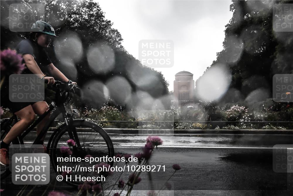 13.09.2026 - Stadtparktriathlon H.Heesch http://msf.ph/oto/10289271 13.09.2026 11:42:46 Radfahren 747, 892, 919 meine-sportfotos.de