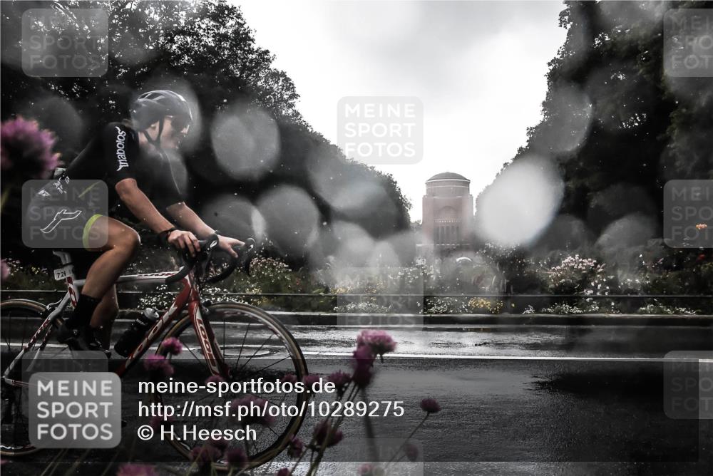 13.09.2026 - Stadtparktriathlon H.Heesch http://msf.ph/oto/10289275 13.09.2026 11:42:57 Radfahren 726, 822 meine-sportfotos.de