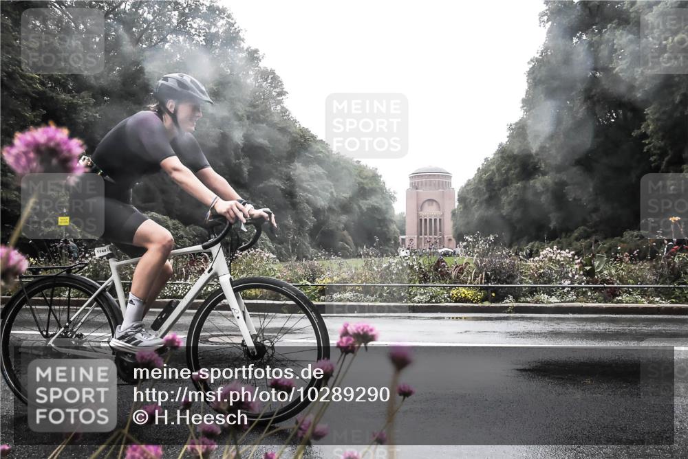 13.09.2026 - Stadtparktriathlon H.Heesch http://msf.ph/oto/10289290 13.09.2026 12:53:13 Radfahren 1102, 1148 meine-sportfotos.de