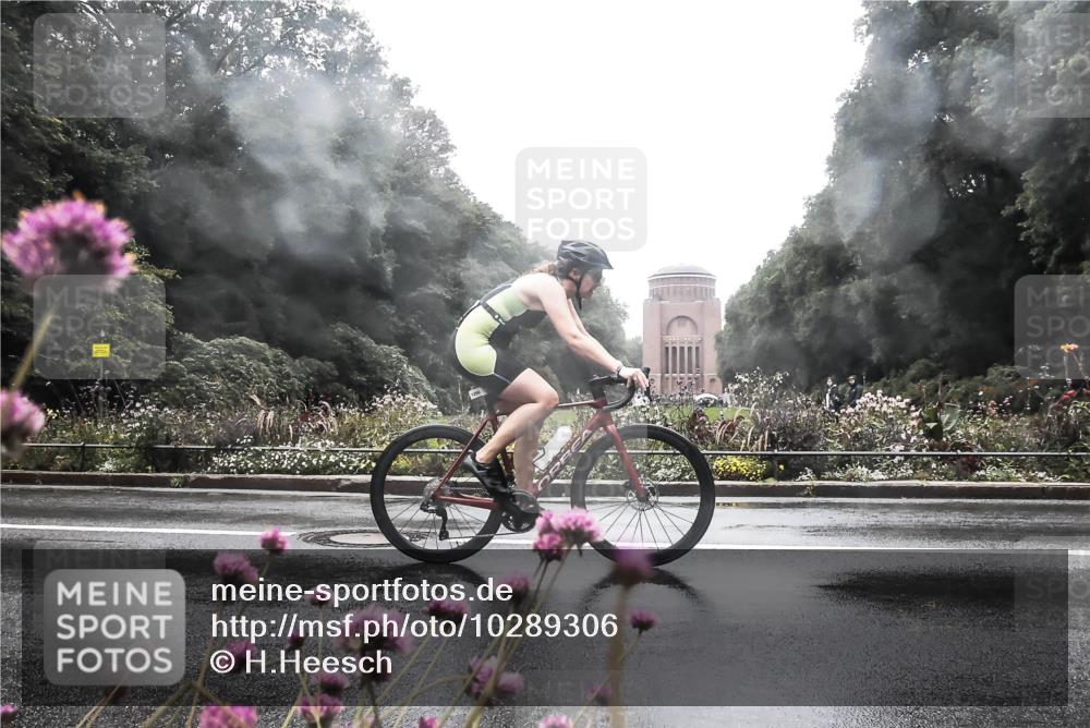 13.09.2026 - Stadtparktriathlon H.Heesch http://msf.ph/oto/10289306 13.09.2026 12:53:19 Radfahren 1199, 1220, 1282, 1298 meine-sportfotos.de