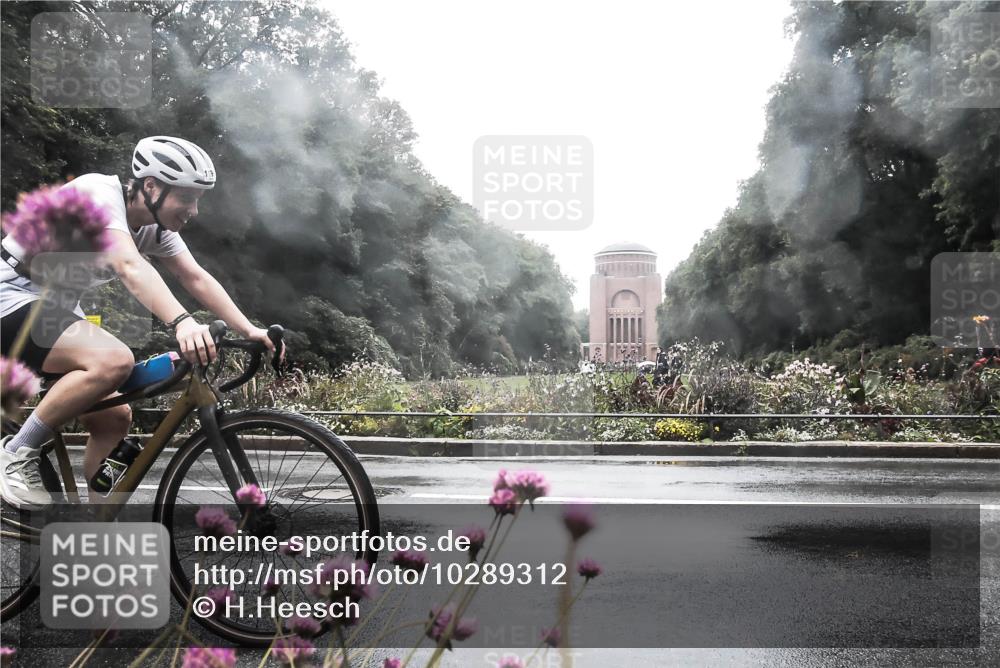 13.09.2026 - Stadtparktriathlon H.Heesch http://msf.ph/oto/10289312 13.09.2026 12:53:21 Radfahren 1199, 1220, 1228, 1282, 1298 meine-sportfotos.de