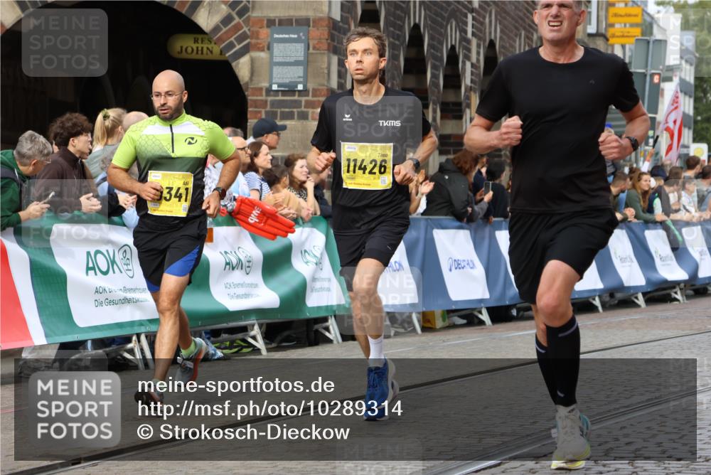 13.09.2026 - 21. swb-Marathon Bremen Strokosch-Dieckow http://msf.ph/oto/10289314 13.09.2026 10:41:52 Ziel 11426, 11628, 11944, 12246, 12442, 12455, 13520, 13586, 13600, 12426, 12468, 13621 meine-sportfotos.de