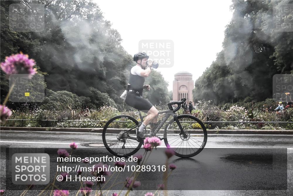 13.09.2026 - Stadtparktriathlon H.Heesch http://msf.ph/oto/10289316 13.09.2026 12:53:22 Radfahren 1199, 1228, 1282, 1298 meine-sportfotos.de