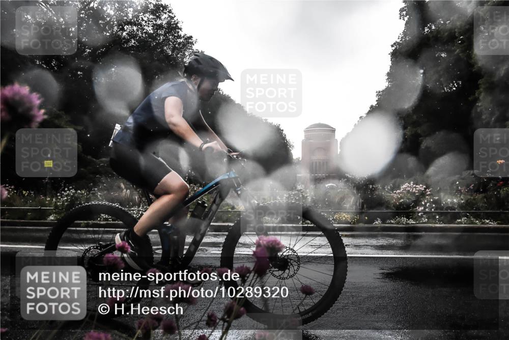 13.09.2026 - Stadtparktriathlon H.Heesch http://msf.ph/oto/10289320 13.09.2026 11:43:14 Radfahren 756, 828 meine-sportfotos.de