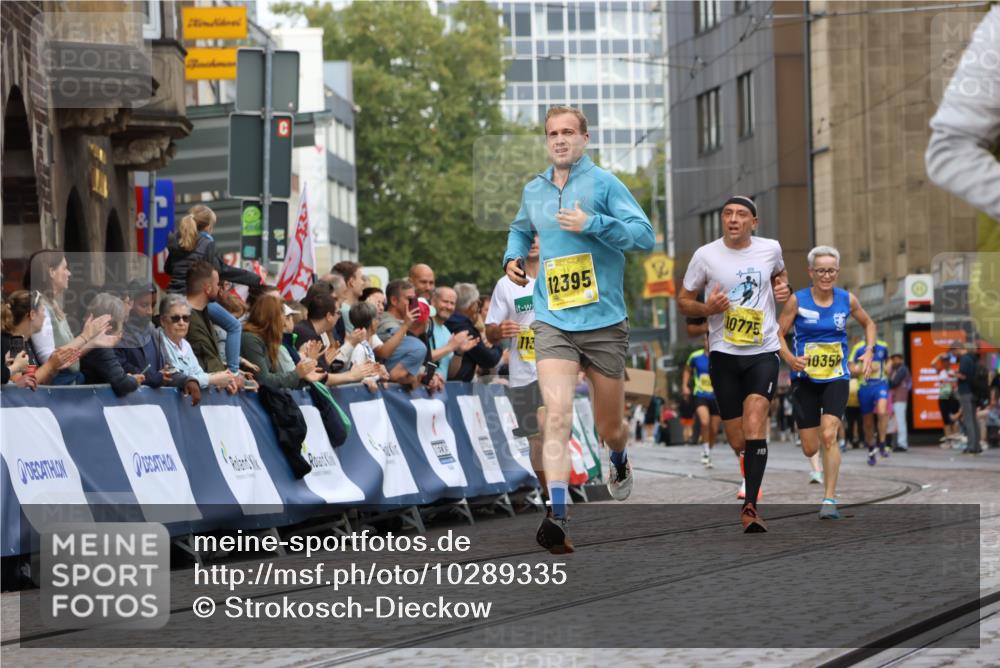 13.09.2026 - 21. swb-Marathon Bremen Strokosch-Dieckow http://msf.ph/oto/10289335 13.09.2026 10:42:33 Ziel 11630, 11895, 12426, 12525, 13585, 10312, 10816, 11779, 12281 meine-sportfotos.de