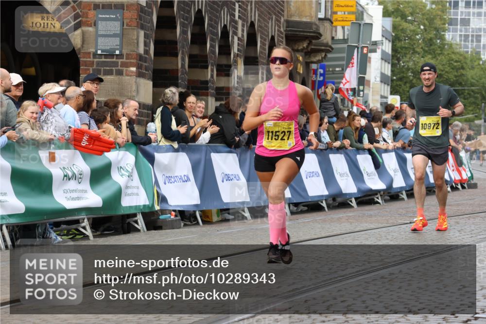 13.09.2026 - 21. swb-Marathon Bremen Strokosch-Dieckow http://msf.ph/oto/10289343 13.09.2026 10:41:53 Ziel 10341, 11426, 11527, 11628, 11944, 12246, 12442, 12455, 13520, 13586, 13600, 12426, 12468, 13585, 13621 meine-sportfotos.de