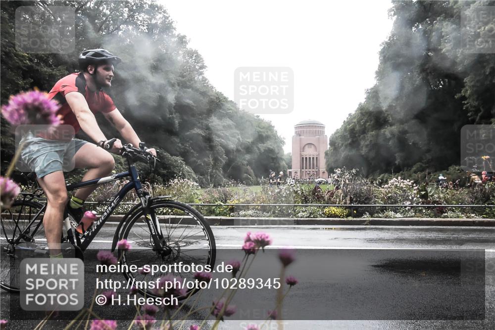 13.09.2026 - Stadtparktriathlon H.Heesch http://msf.ph/oto/10289345 13.09.2026 12:53:54 Radfahren 1088, 1120, 1136, 1232, 1255, 1257 meine-sportfotos.de