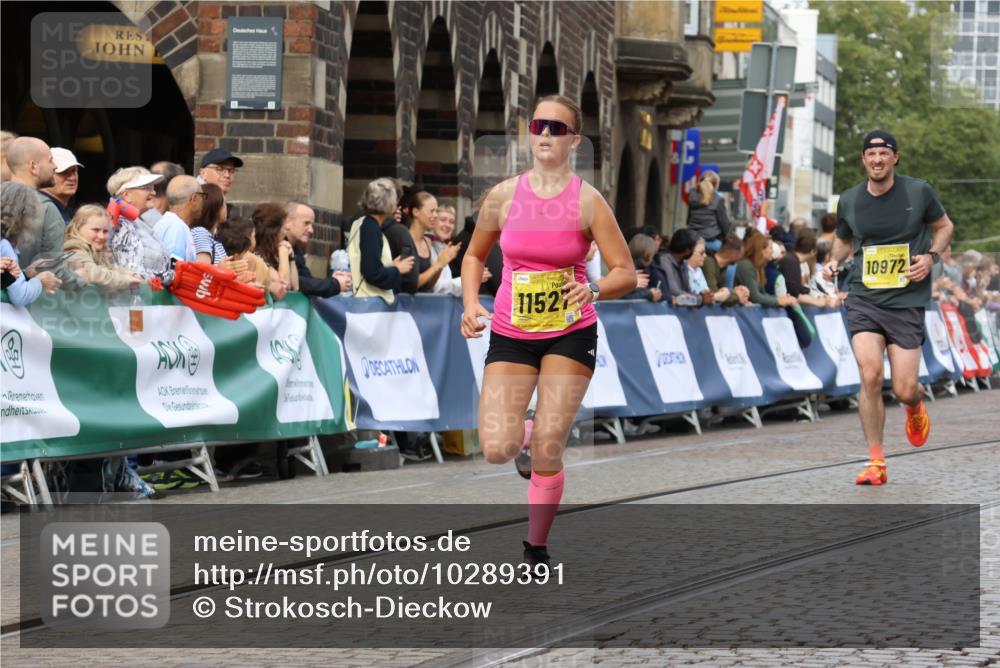 13.09.2026 - 21. swb-Marathon Bremen Strokosch-Dieckow http://msf.ph/oto/10289391 13.09.2026 10:41:54 Ziel 10341, 11426, 11527, 11628, 11944, 12246, 12442, 12455, 13520, 13586, 13600, 12426, 12468, 13585, 13621 meine-sportfotos.de