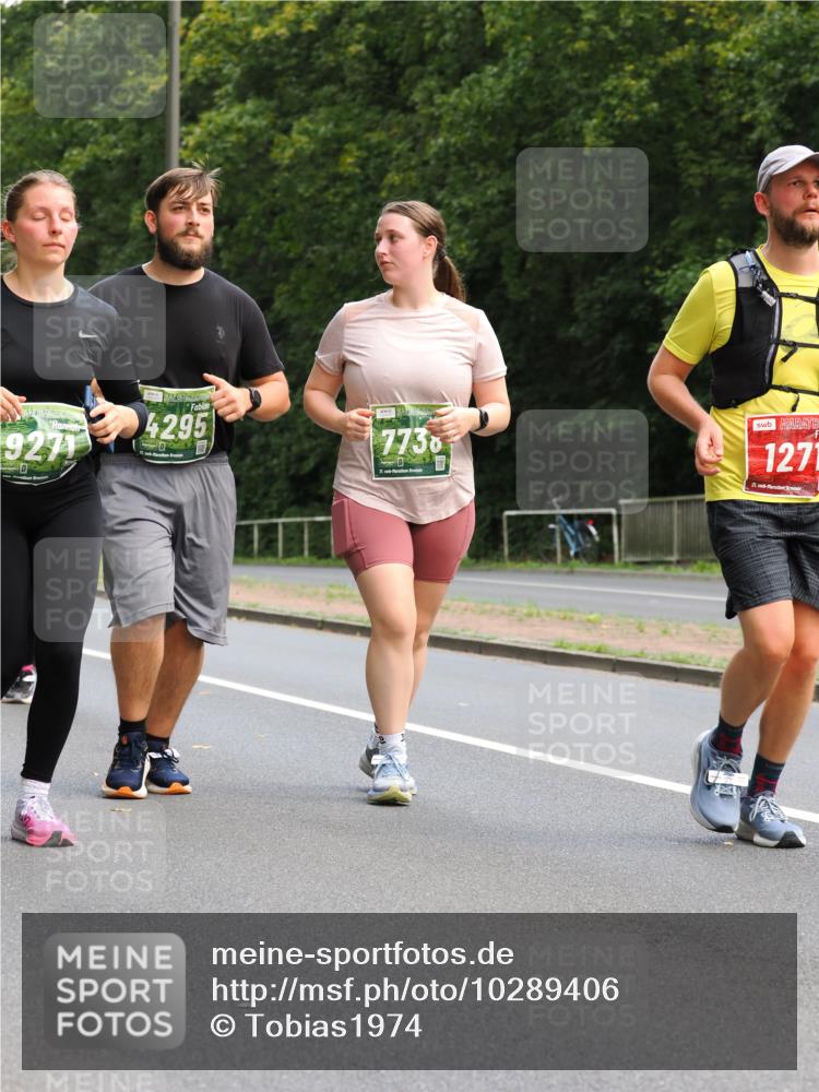 13.09.2026 - 21. swb-Marathon Bremen TobiasT http://msf.ph/oto/10289406 13.09.2026 12:28:17 Laufen 9271, 4295, 2, 7738, 21, 1271, 21 meine-sportfotos.de
