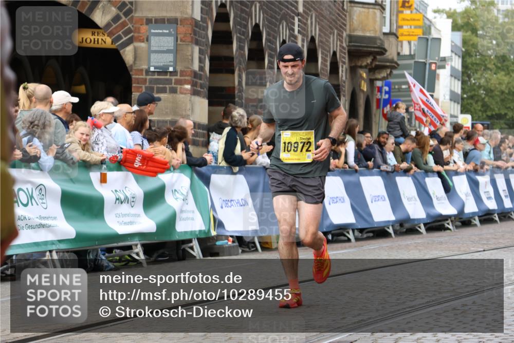 13.09.2026 - 21. swb-Marathon Bremen Strokosch-Dieckow http://msf.ph/oto/10289455 13.09.2026 10:41:56 Ziel 10341, 11426, 11527, 11628, 11944, 12246, 12442, 12455, 13586, 13600, 12426, 13585, 13621 meine-sportfotos.de