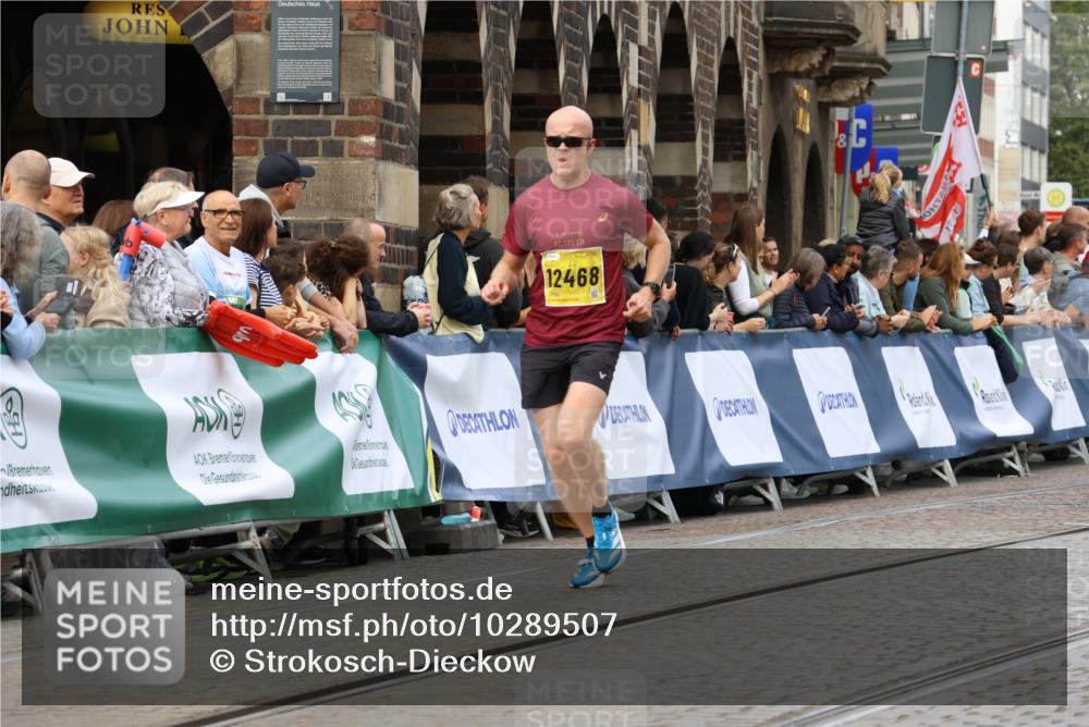 13.09.2026 - 21. swb-Marathon Bremen Strokosch-Dieckow http://msf.ph/oto/10289507 13.09.2026 10:42:04 Ziel 10341, 10972, 11426, 11527, 12246, 12455, 13586, 13600, 11895, 12426, 13585 meine-sportfotos.de