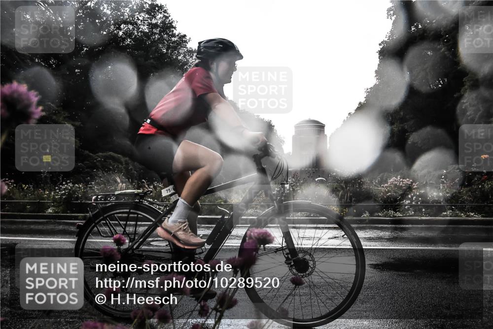 13.09.2026 - Stadtparktriathlon H.Heesch http://msf.ph/oto/10289520 13.09.2026 11:44:46 Radfahren 759, 815 meine-sportfotos.de