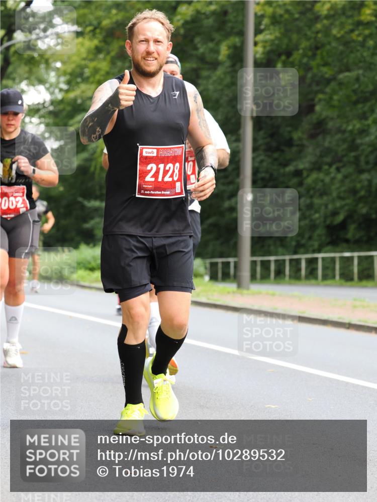 13.09.2026 - 21. swb-Marathon Bremen TobiasT http://msf.ph/oto/10289532 13.09.2026 12:28:30 Laufen 2002, 2128, 21, 20 meine-sportfotos.de