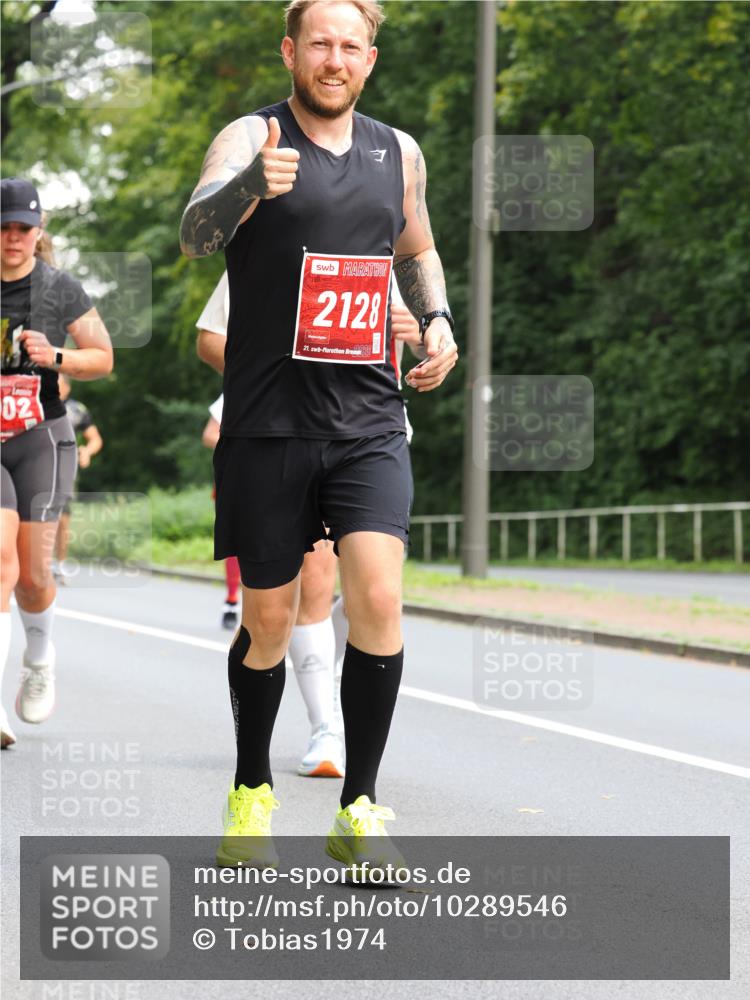 13.09.2026 - 21. swb-Marathon Bremen TobiasT http://msf.ph/oto/10289546 13.09.2026 12:28:30 Laufen 02, 2128, 21, 26 meine-sportfotos.de