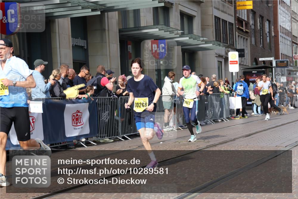 13.09.2026 - 21. swb-Marathon Bremen Strokosch-Dieckow http://msf.ph/oto/10289581 13.09.2026 10:44:49 Ziel 10096, 10143, 10214, 10628, 10735, 10866, 11020, 11396, 11695, 12054, 13591, 10266, 10454, 10628, 10806, 10861, 11615, 11692, 11704, 12302, 12425, 12473 meine-sportfotos.de