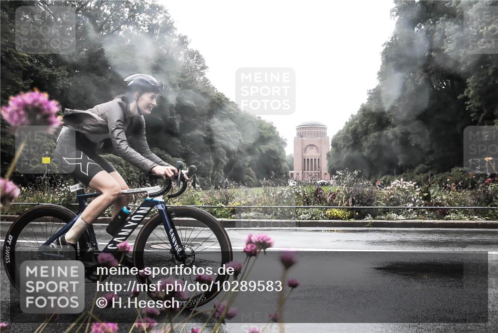 13.09.2026 - Stadtparktriathlon H.Heesch http://msf.ph/oto/10289583 13.09.2026 12:55:36 Radfahren 1133, 1235 meine-sportfotos.de
