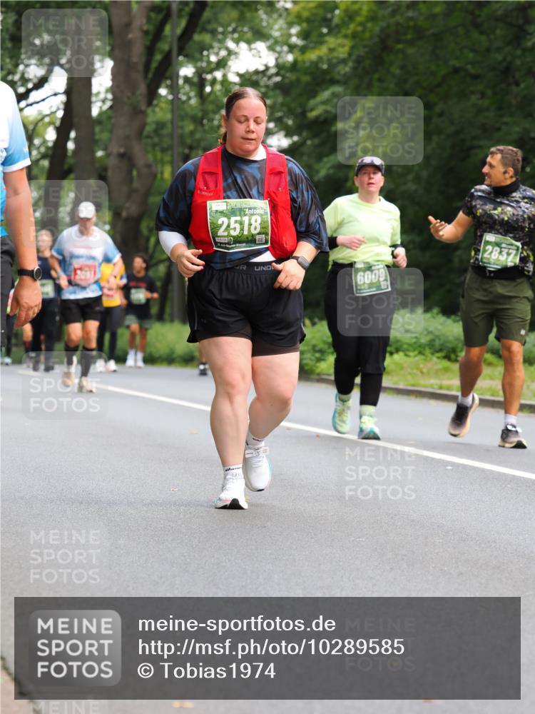 13.09.2026 - 21. swb-Marathon Bremen TobiasT http://msf.ph/oto/10289585 13.09.2026 12:28:37 Laufen 2518, 6134, 6009, 2837 meine-sportfotos.de