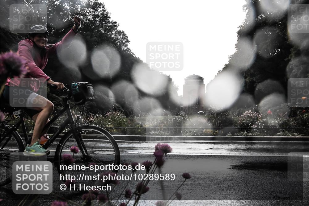 13.09.2026 - Stadtparktriathlon H.Heesch http://msf.ph/oto/10289589 13.09.2026 11:45:46 Radfahren 816, 839 meine-sportfotos.de