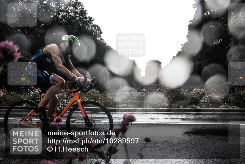 13.09.2026 - Stadtparktriathlon H.Heesch http://msf.ph/oto/10289597 13.09.2026 11:45:52 Radfahren 866, 926 meine-sportfotos.de